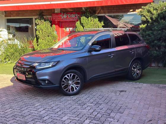 MITSUBISHI OUTLANDER 3.0 GT 4X4 V6 24V GASOLINA 4P AUTOMÁTICO MITSUBISHI OUTLANDER 3.0 GT 4X4 V6 24V GASOLINA 4P AUTOMÁTICO